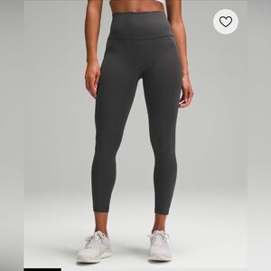 Lululemon Wunder Train High-Rise Tight Leggings 25” with pockets size 6 in grey